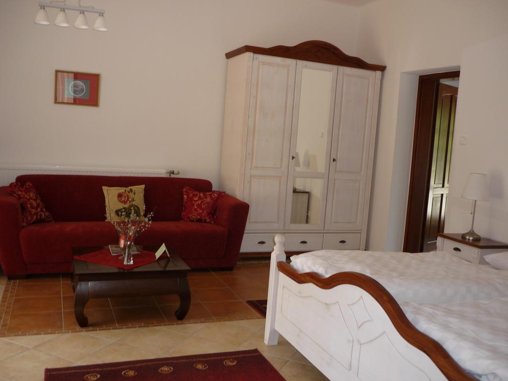 Oereg Malom Hotel Csepreg Bilik gambar