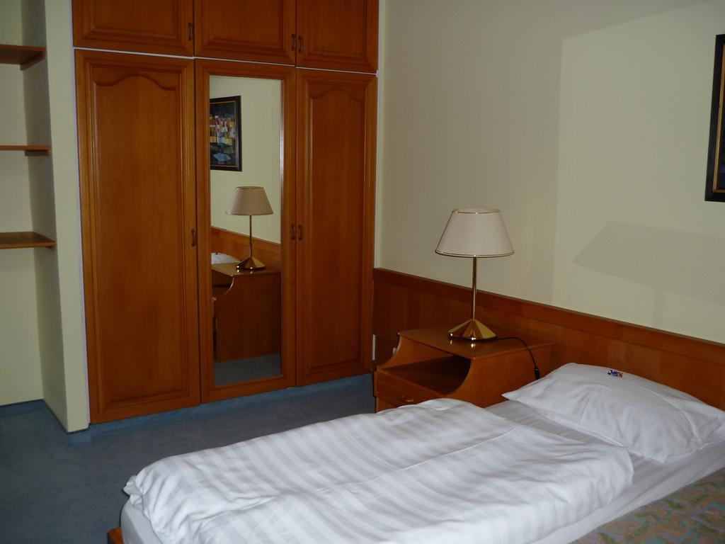 Oereg Malom Hotel Csepreg Bilik gambar